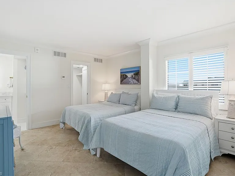 3443 Gulf Shore Blvd N #814 — Photo 27