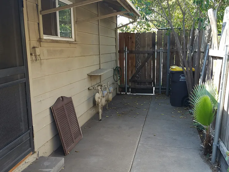 1805 Ramona Ave #1 — Photo 8