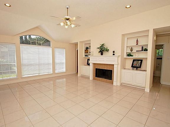 2nd image of 4907 Plantation Colony Dr