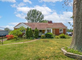 1228 Pinewood Dr, Pittsburgh, PA 15243