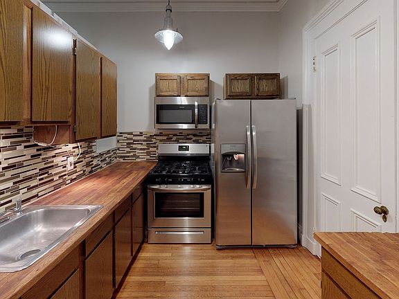 5th image of 542 Chapel St #1-1F