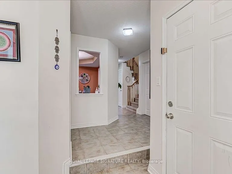 39 Jonesridge Dr — Photo 3