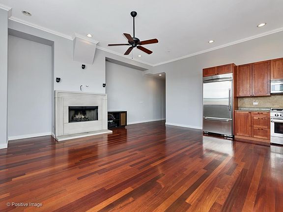 5th image of 1555 N Wood St #Penthouse
