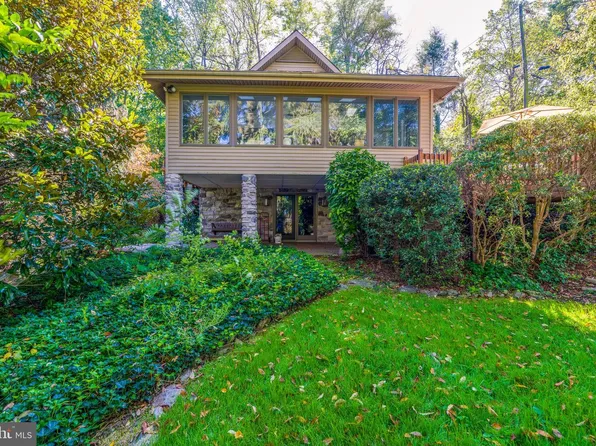 2340 Raleigh Dr, Lancaster, PA 17601