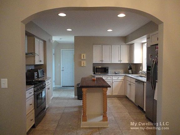 4th image of 5537 N Shoreland Ave