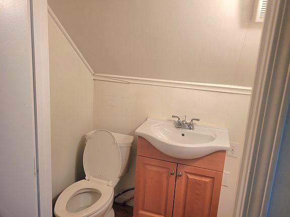 3rd image of 4138 Ural Ave