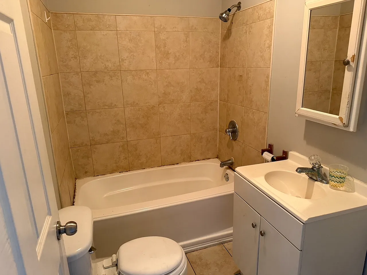 2 bed, 900 sqft, $1,100 — Photo 4