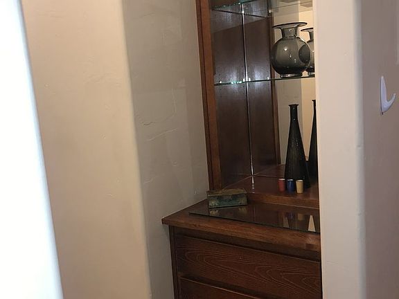 4th image of 1 W 6th St APT 205