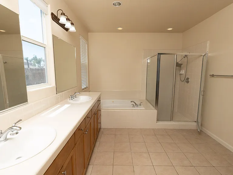 8185 Lakeshore Dr — Photo 3