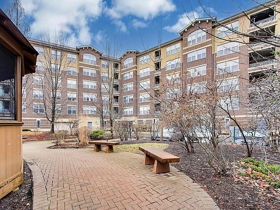 3rd image of 9350 Skokie Blvd Unit 510