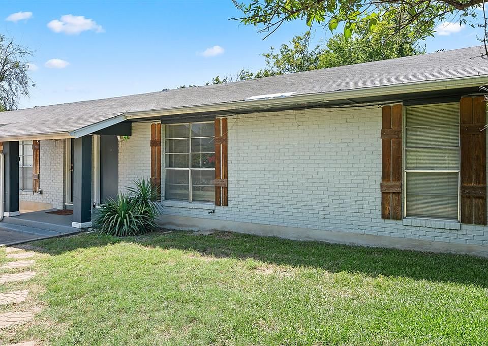 1st image of 2712 Saint Edwards Cir #B