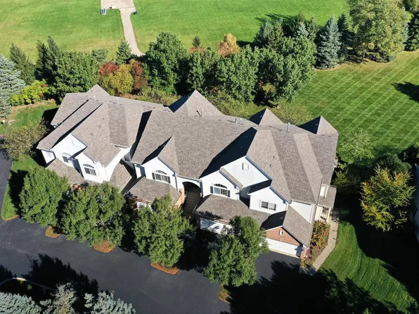 6052 Canterbury Ln, Hoffman Estates, IL 60192