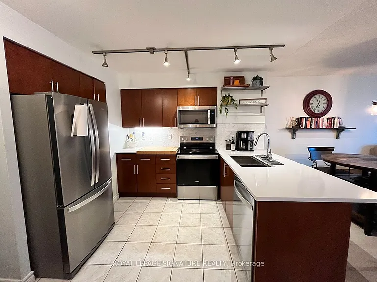 410 Queens Quay W #812 — Photo 7