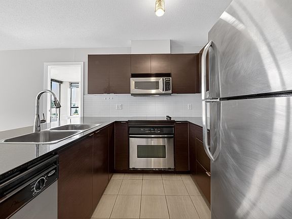 5th image of 4118 Dawson St #2002