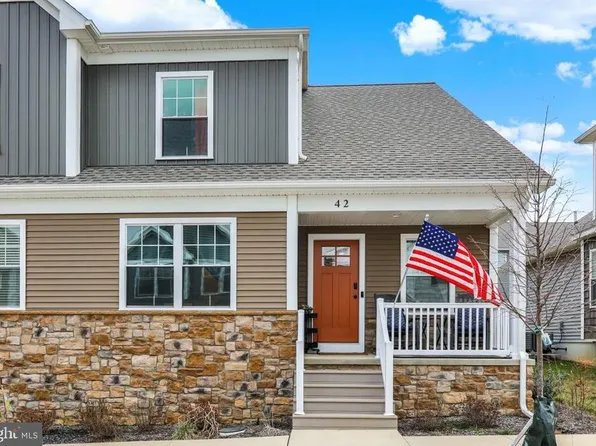 42 Pacific Blvd, Ephrata, PA 17522