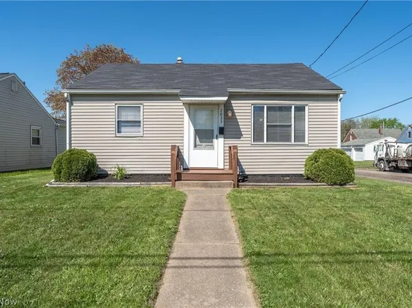 2833 Ellis Ave NE, Canton, OH 44705
