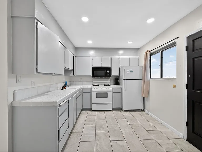 4875 Cole St #61 — Photo 29