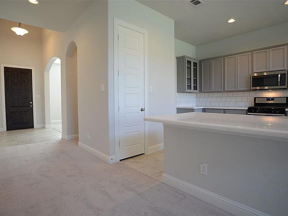 4th image of 323 Oldham St