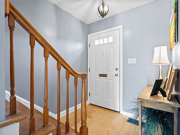 3rd image of 635 Robinwood Dr