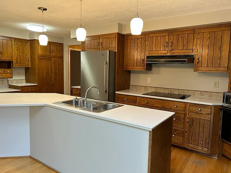 38 Waterford Way — Photo 2
