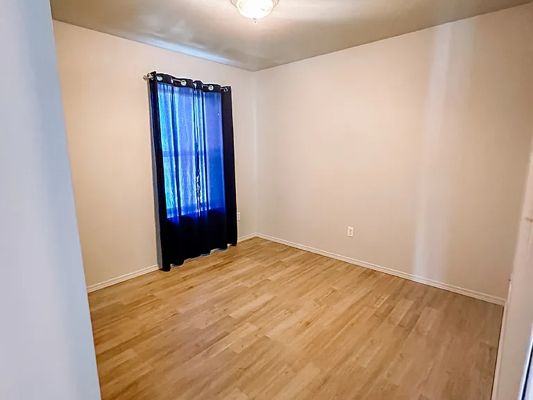 835 E Glendale St — Photo 12