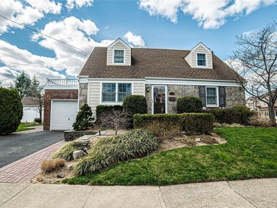 489 Argyle Road, Mineola, NY, 11501