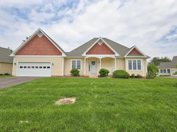 136 Thistle Pond Drive #136, Bloomfield, CT 06002