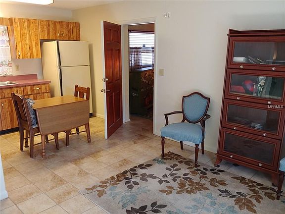 3rd image of 351 Violet Dell Dr