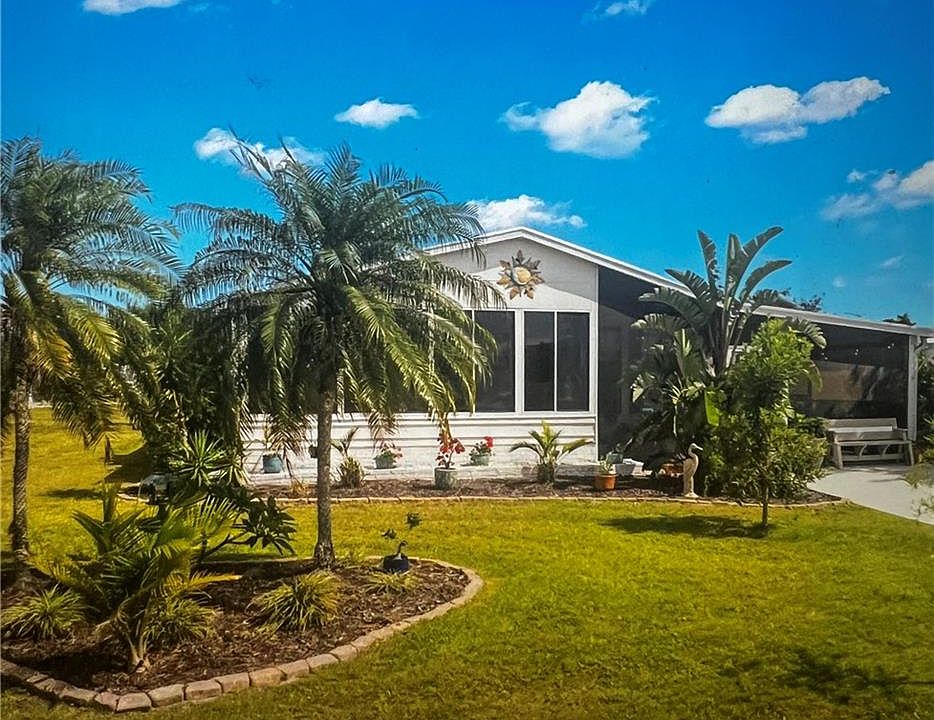 1st image of 26276 Queen Mary LN