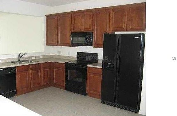 4th image of 915 Enclair St