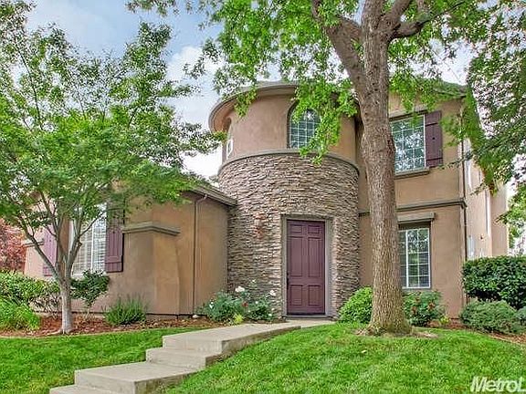 2nd image of 4872 Village Green Dr
