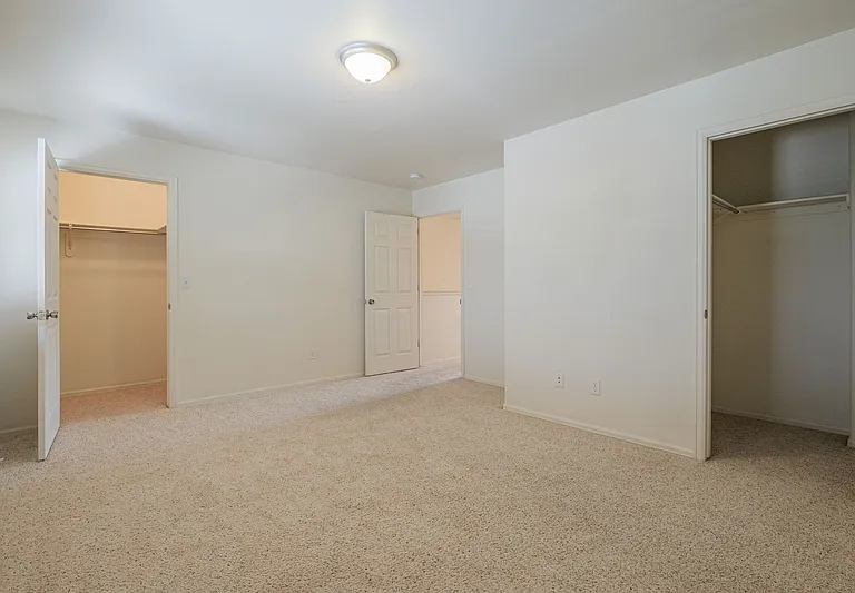 2475 Theresea Ln — Photo 6