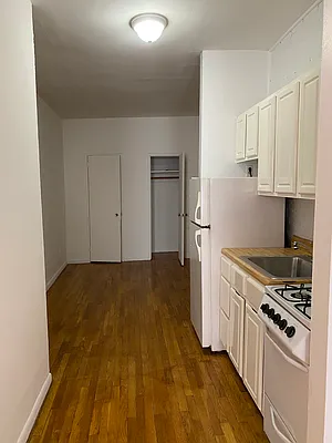 Rented by Peter R. Hungerford, LREB | media 10