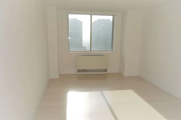 Rented by Perlbinder Realty | media 16