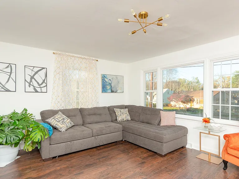 7 Circle Rd — Photo 17