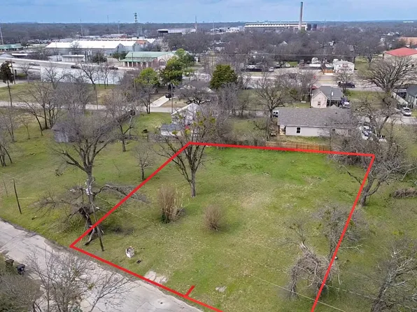 203 Grandview St, Cleburne, TX 76031