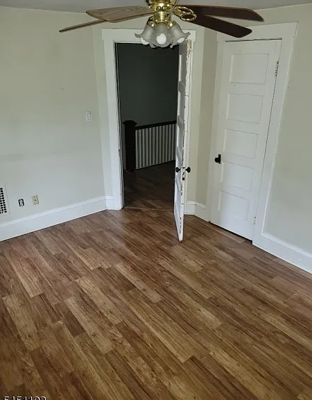 323 Irwin St — Photo 11