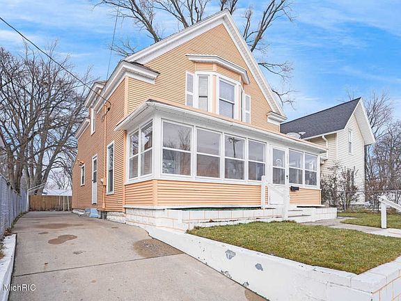 2nd image of 353 Quimby St NE