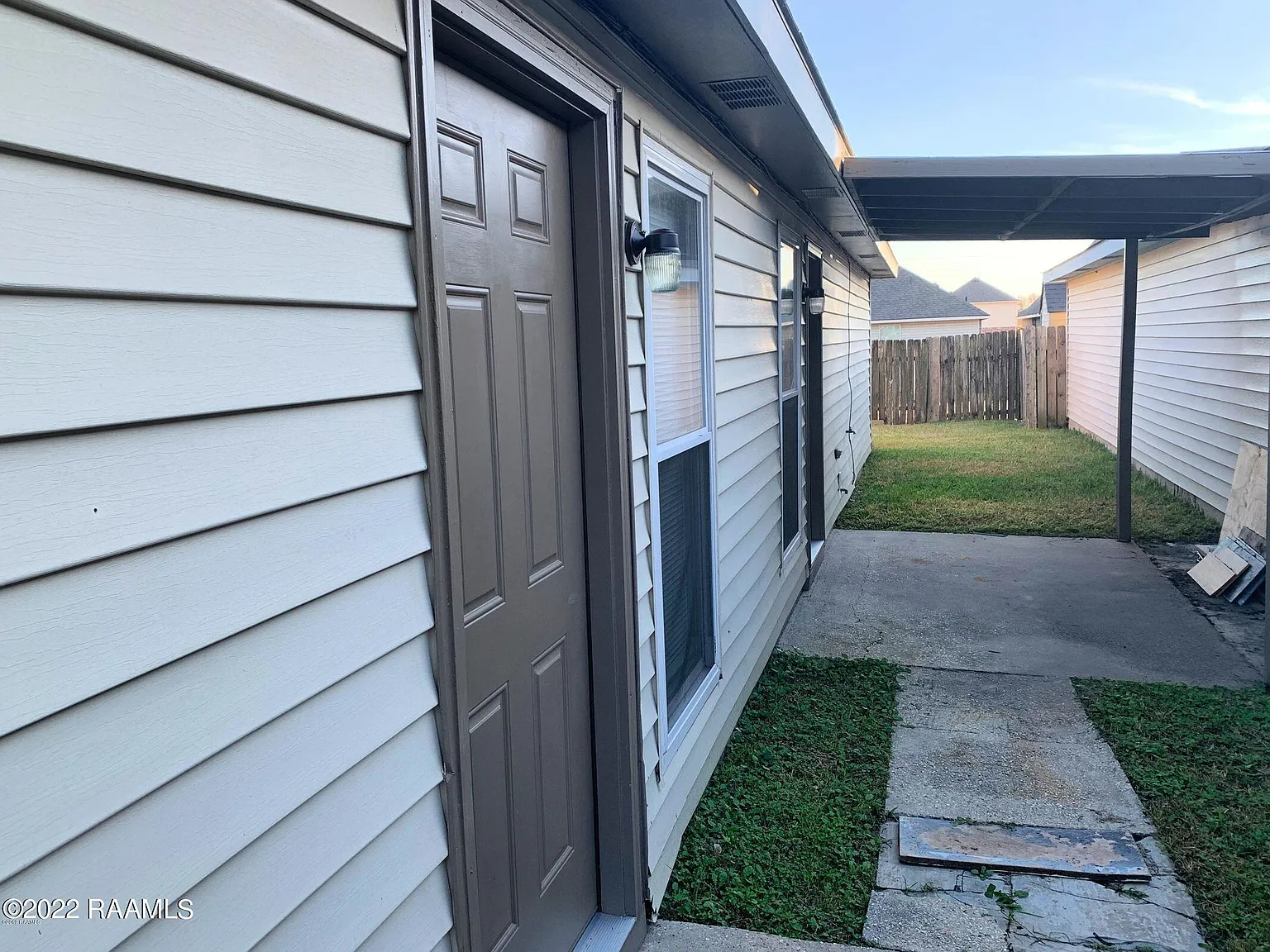 2 bed, 900 sqft, $1,100 — Photo 2