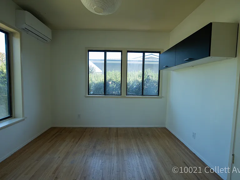 10021 Collett Ave — Photo 15