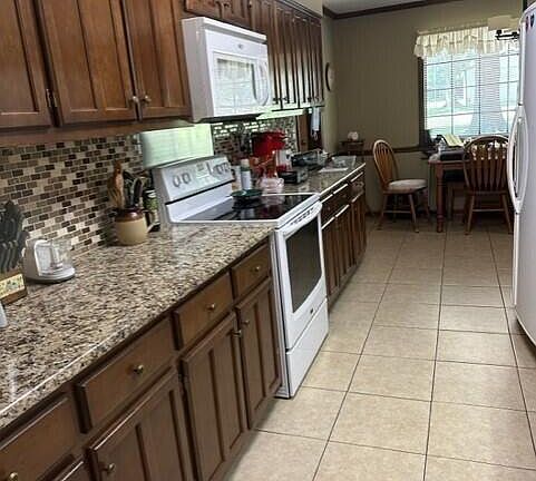 5th image of 8235 Juanita Dr