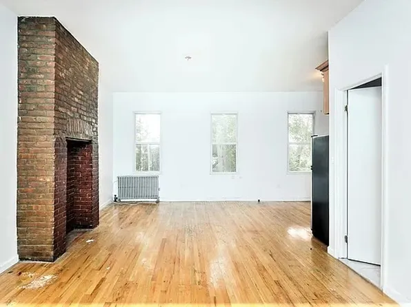 23 Locust Street image 1 of 12