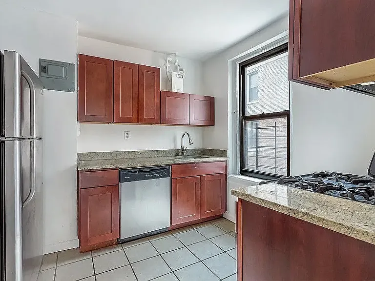 1326 Riverside Dr #22 — Photo 7