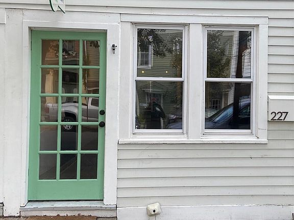 4th image of 227 Warren Street
