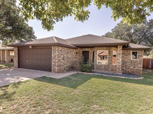 710 15th St, Shallowater, TX 79363