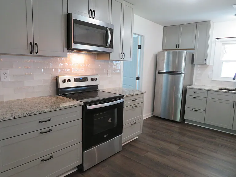 7895 Pavilion Dr — Photo 12
