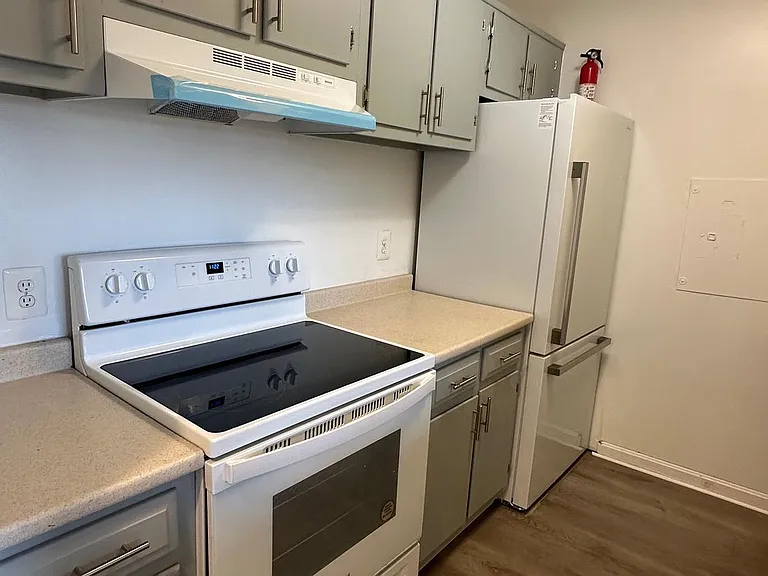2311 Pimmit Dr #911-E — Photo 3