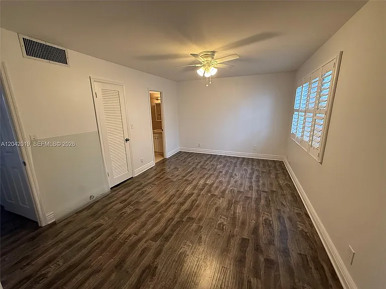 2606 NE 10th St #2606 — Photo 5