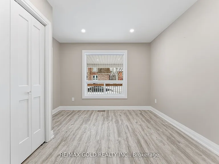 4445 Simcoe St — Photo 11