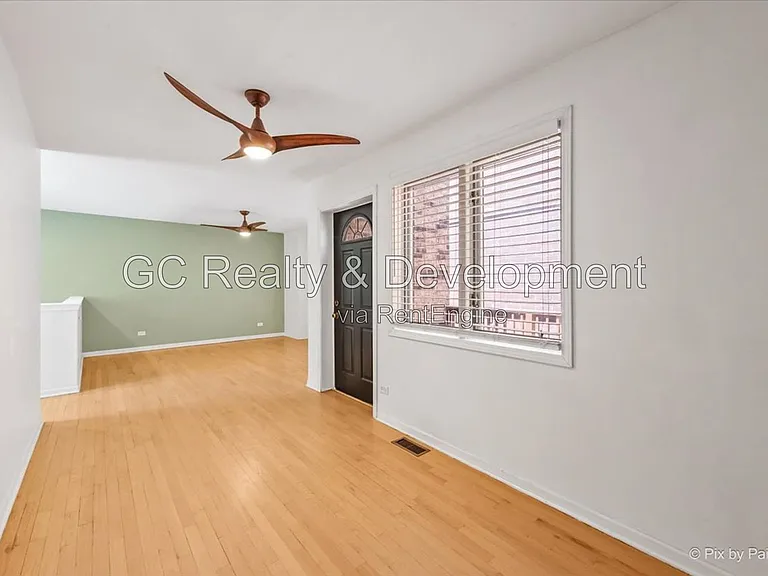832 W Barry Ave #B — Photo 12